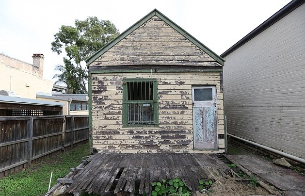 Example of the Australian housing bubble. This shack sold for a million dollars.