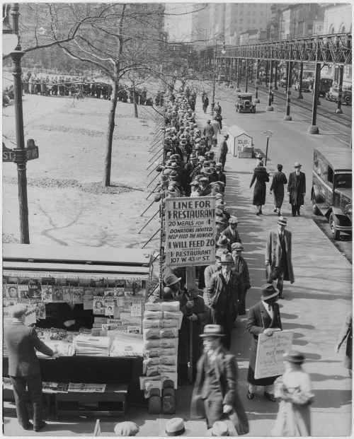 Photo of breadlines during the Great Depression